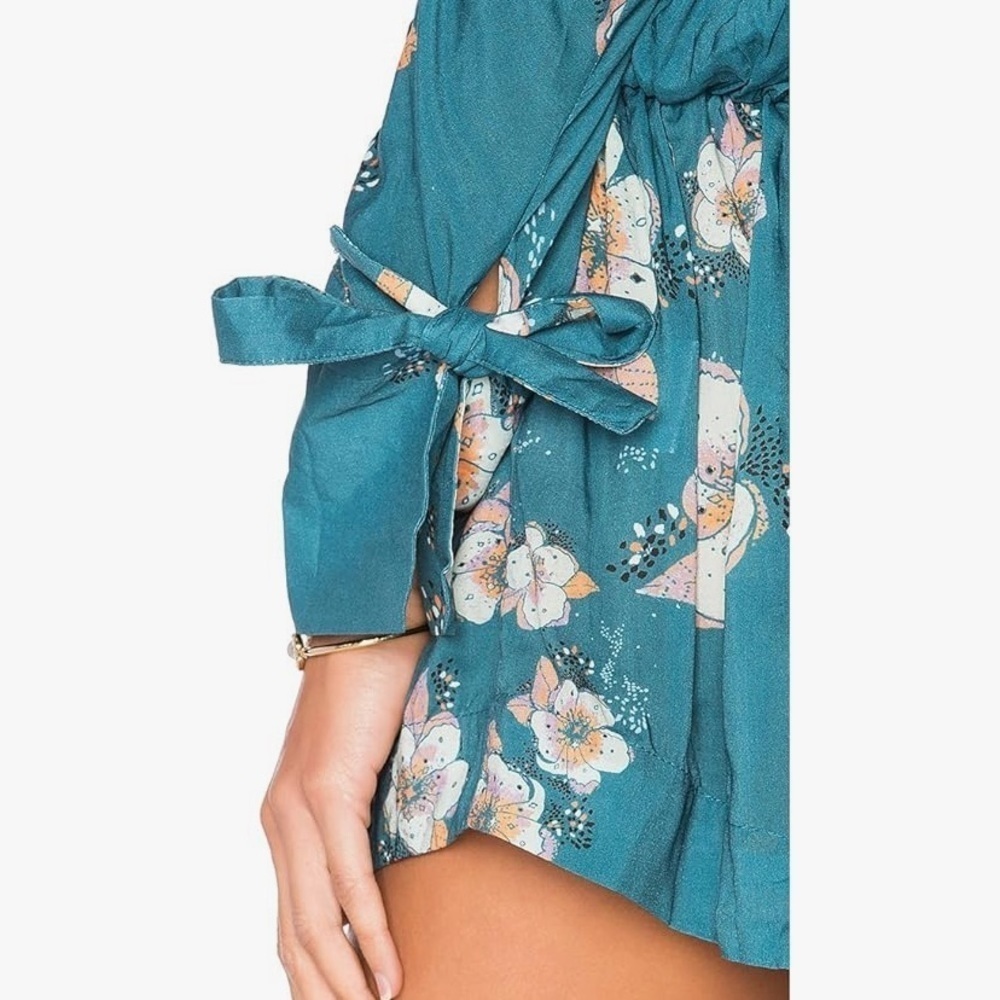 Free People Tuscan Dreams small oversized floral faux wrap top - Picture 5 of 10